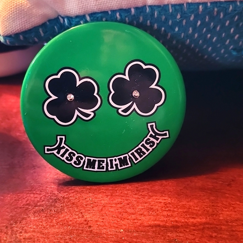 Vintage Lapel/Hat Pin "Kiss Me I'm Irish" Jewelry/Accessories